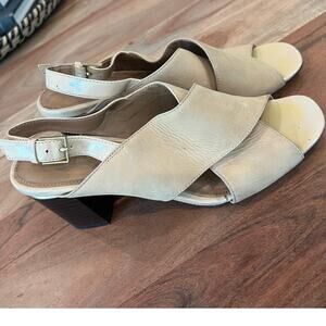 Calvin Kline 6 beige sling back heeled sandals crossover buckle tan block heel
